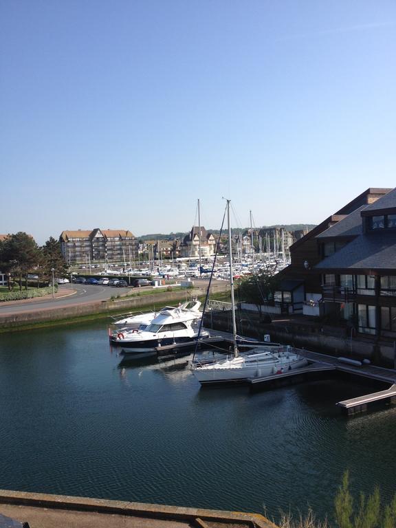 Residence "Les Planches" Deauville Exteriör bild