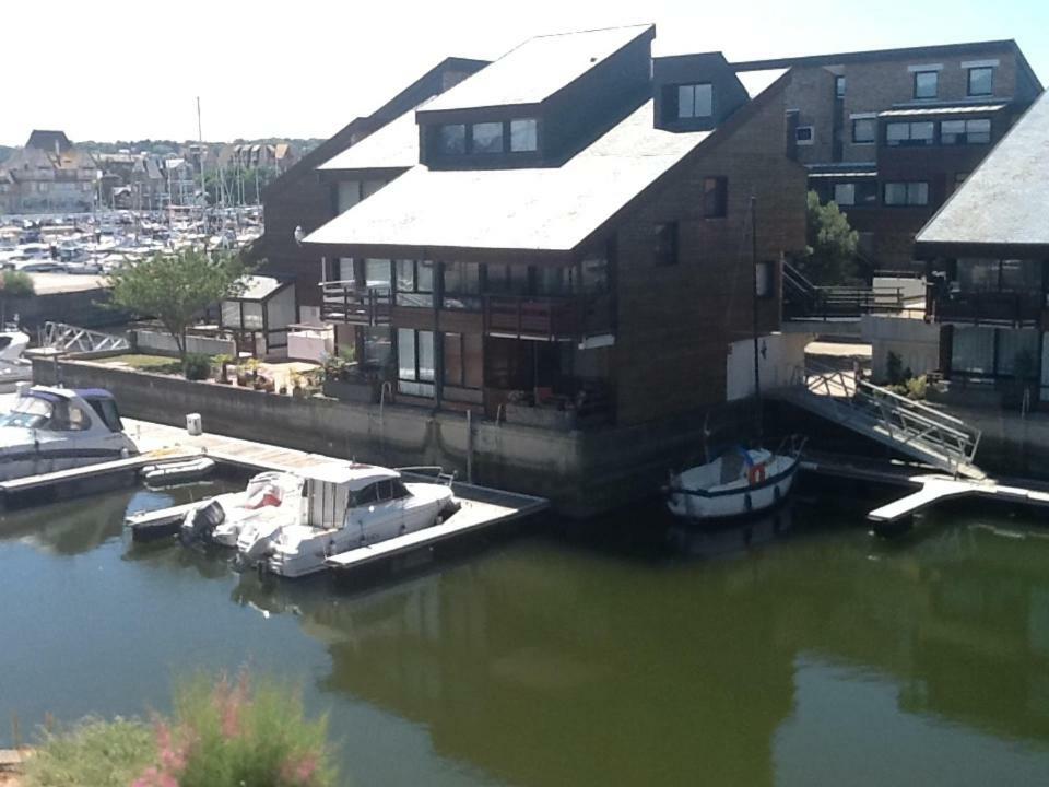 Residence "Les Planches" Deauville Exteriör bild